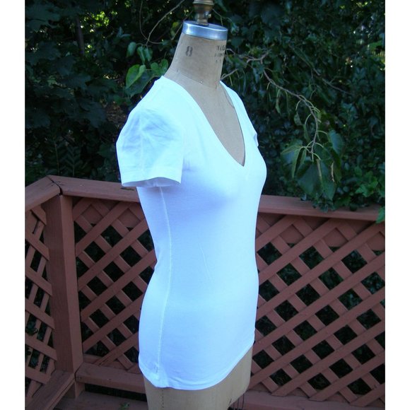 🤍 NEW size M 6-8 Ladies White tee by Forever 21 Short sleeve - Picture 2 of 5